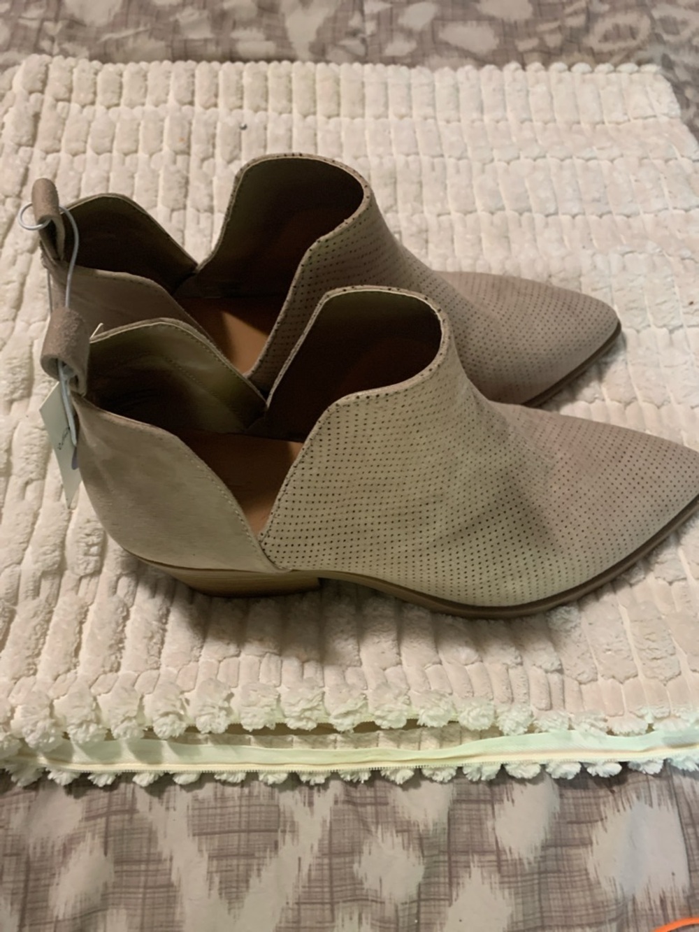 Universal Thread Taupe Perforated Pointed Toe Slip-On Mules - Picture 2 of 6